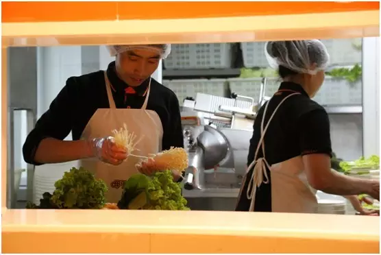 荆海峰:打两份工跑进232,他是怎么做到的