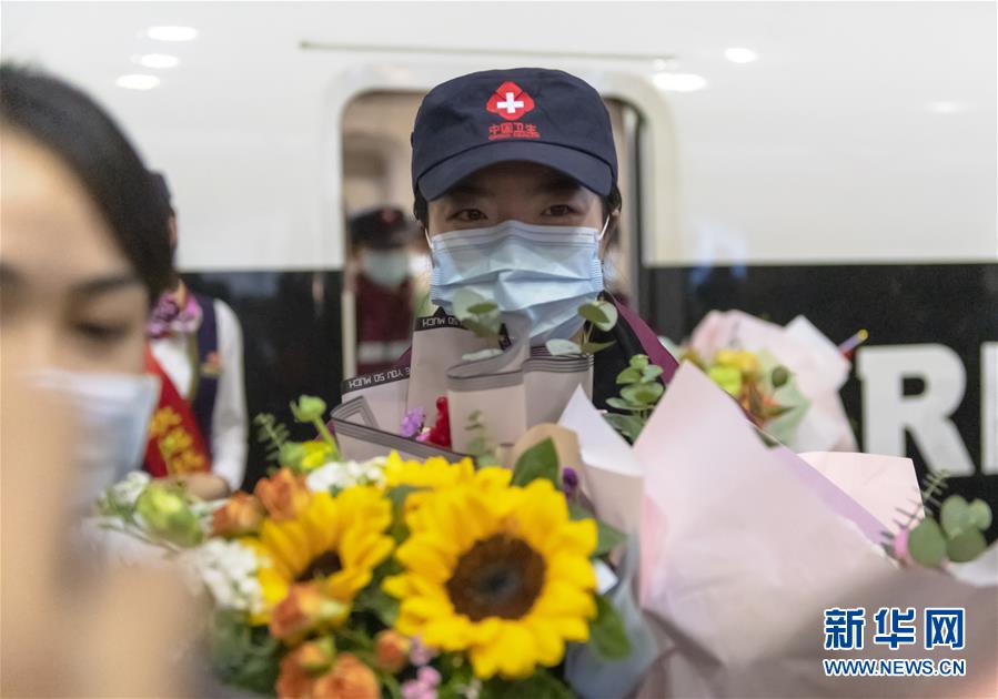 云南援鄂医疗队最后一批队员返回昆明 (聚焦疫情防控)(2)云南援鄂医疗队最后一批队员返回昆明