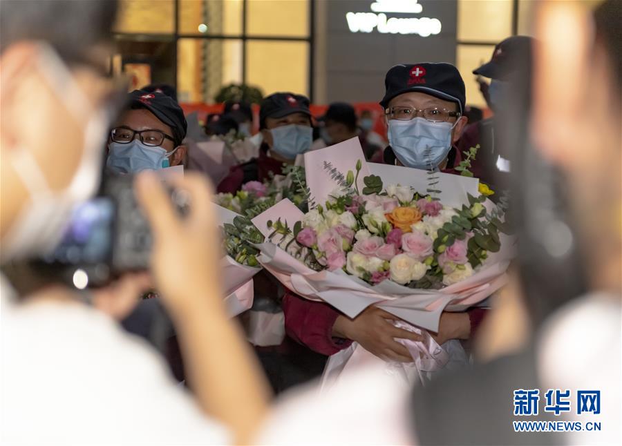 云南援鄂医疗队最后一批队员返回昆明 (聚焦疫情防控)(3)云南援鄂医疗队最后一批队员返回昆明