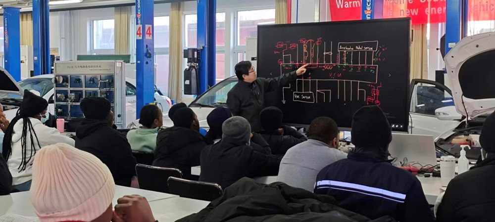 北京高校助力推进教育科技人才一体发展特别报道｜北京工业职业技术学院③：山海不为远 技通万里途