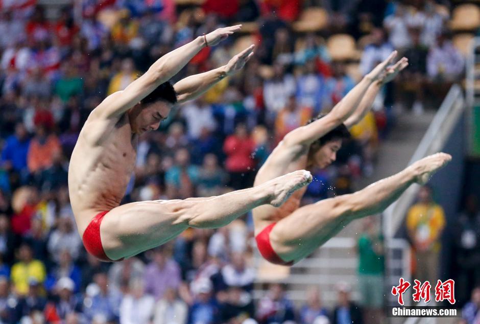 曹缘/秦凯获里约奥运男子三米板双人跳水铜牌