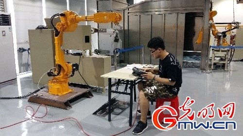 从实验室到市场：让科研成果落地“生金”