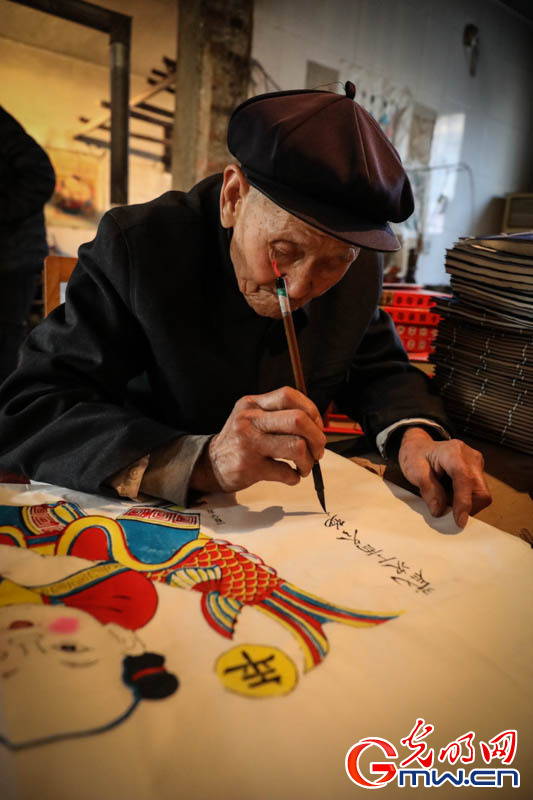 91岁“年画王”杨洛书讲述杨家埠木板年画的故事
