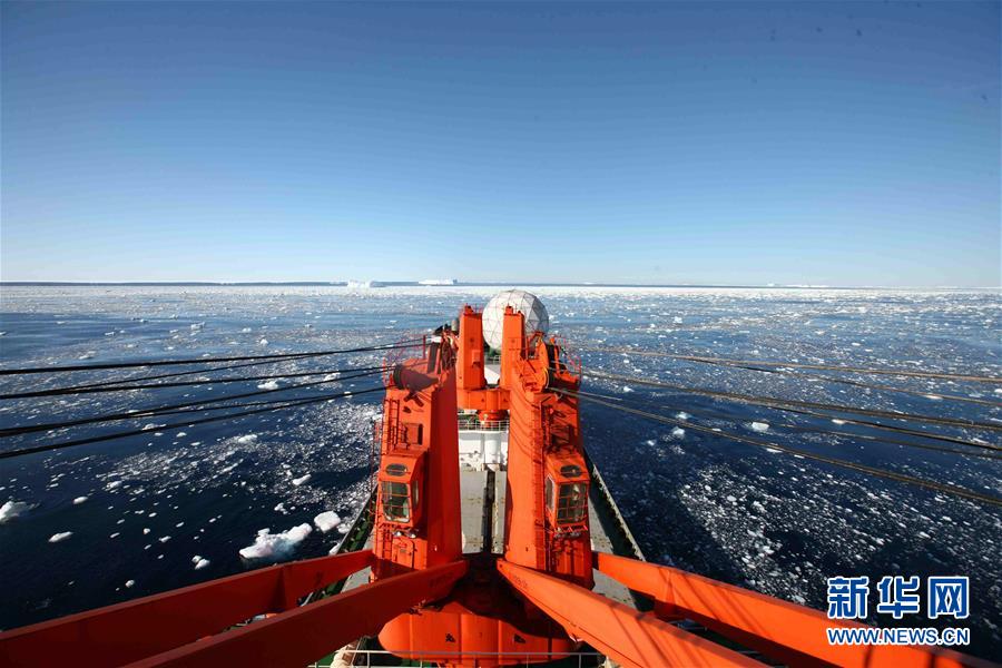 （第35次南极科考·图文互动）（1）特写：南极西冰架的冰山与动物世界 