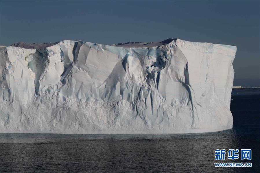 （第35次南极科考·图文互动）（4）特写：南极西冰架的冰山与动物世界 