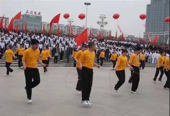 音乐花样跳绳跳出健康生活 音乐花样跳绳跳出健康生活