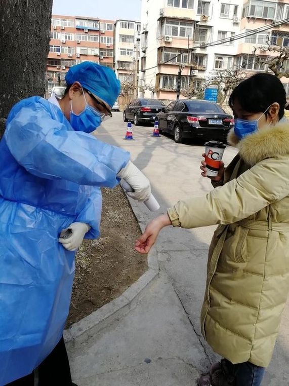 民建市委妇委会副主任侯惠荣：“不能缺席、不能掉队”