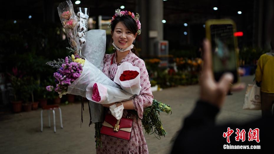昆明斗南花卉市场交易回暖 昆明斗南花卉市场交易回暖