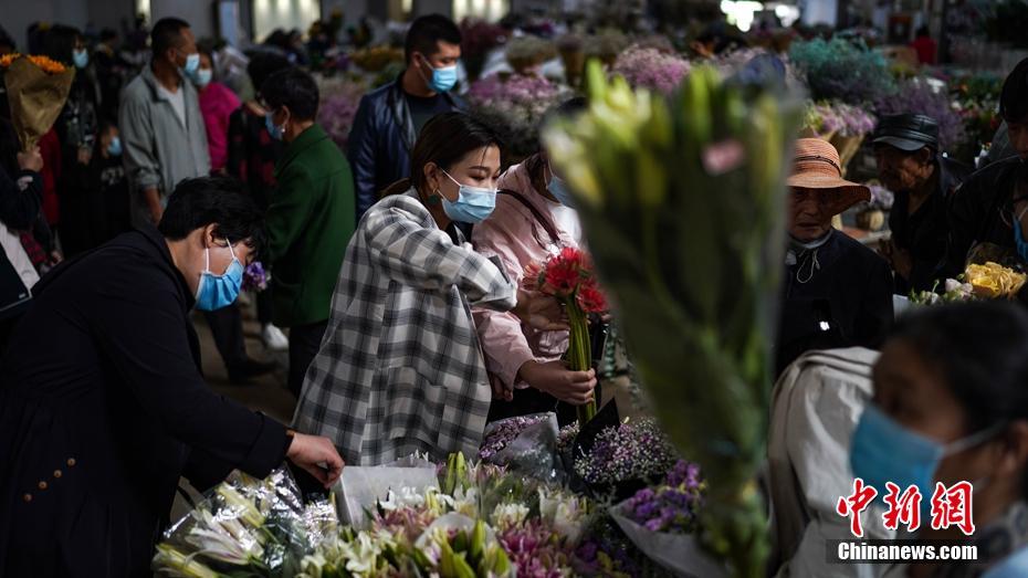 昆明斗南花卉市场交易回暖 昆明斗南花卉市场交易回暖
