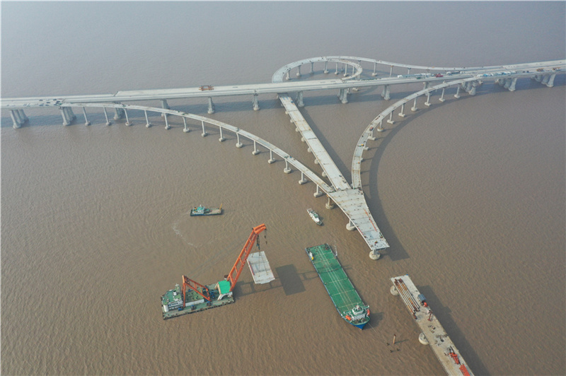 浙江交通集团舟岱大桥全桥贯通 浙江交通集团舟岱大桥全桥贯通