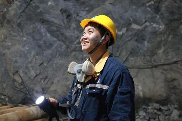 哈尼汉子的执着与担当 ——记“云南省劳动模范”汤家兴