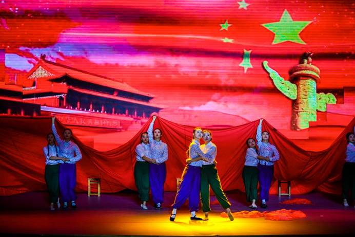 “与乐共舞 踏歌而行”重庆市大渡口区举行首届校园音乐节开幕文艺汇演
