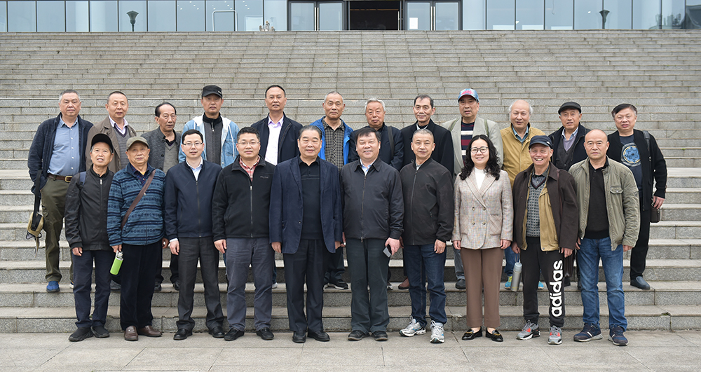 重庆工程职业技术学院地采63班校友返校举行纪念入校49周年师生座谈会