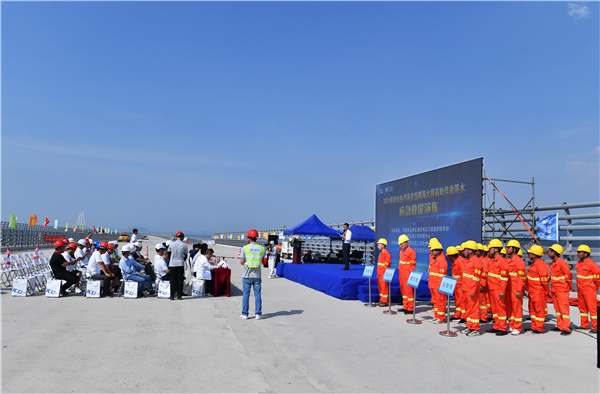 浙江省交通集团宁波舟山港主通道项目开展“跨海大桥高处作业落水”应急救援演练 浙江省交通集团宁波舟山港主通道项目开展“跨海大桥高处作业落水”应急救援演练