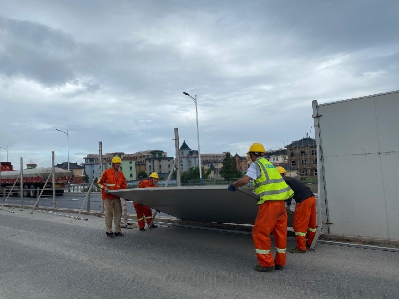 浙江省交通集团杭绍甬高速杭绍段严阵以待迎战“烟花” 浙江省交通集团杭绍甬高速杭绍段严阵以待迎战“烟花”
