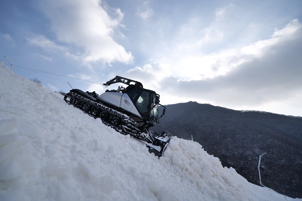 雪季尾声，冬奥高山滑雪运行保障“练兵”正忙