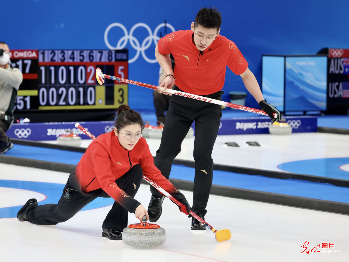 北京冬奥会冰壶开赛 中国混双队取得开门红
