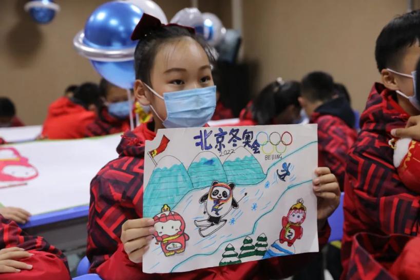 酒泉卫星发射中心东风中小学与四地十校共上一堂思政课 酒泉卫星发射中心东风中小学与四地十校共上一堂思政课