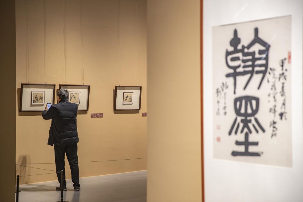 “艺庐游志”刘声道、刘阿本书画作品展在重庆美术馆开幕