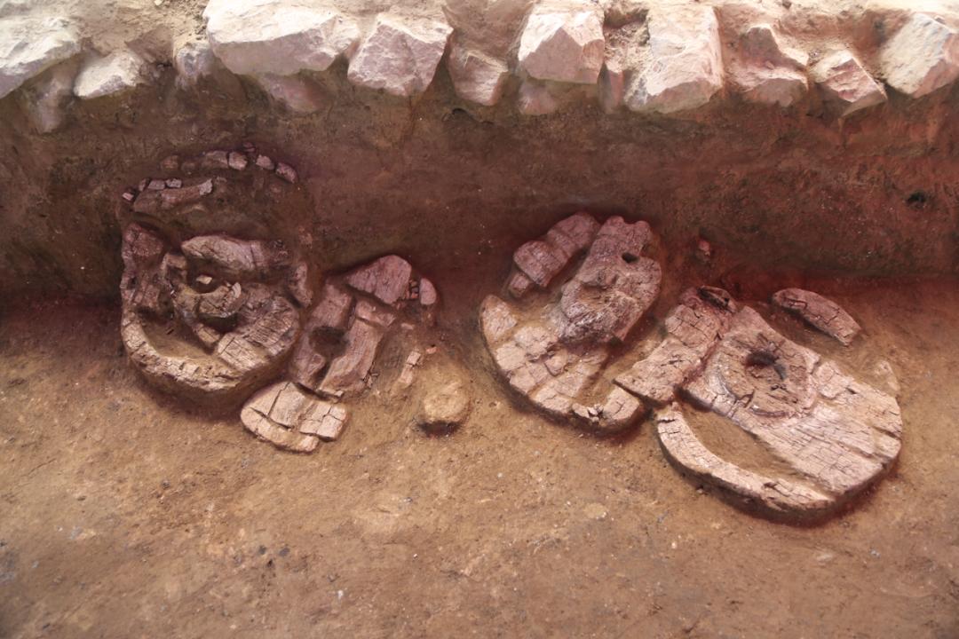国内首次！新疆史前高台遗存出土骨质冰鞋