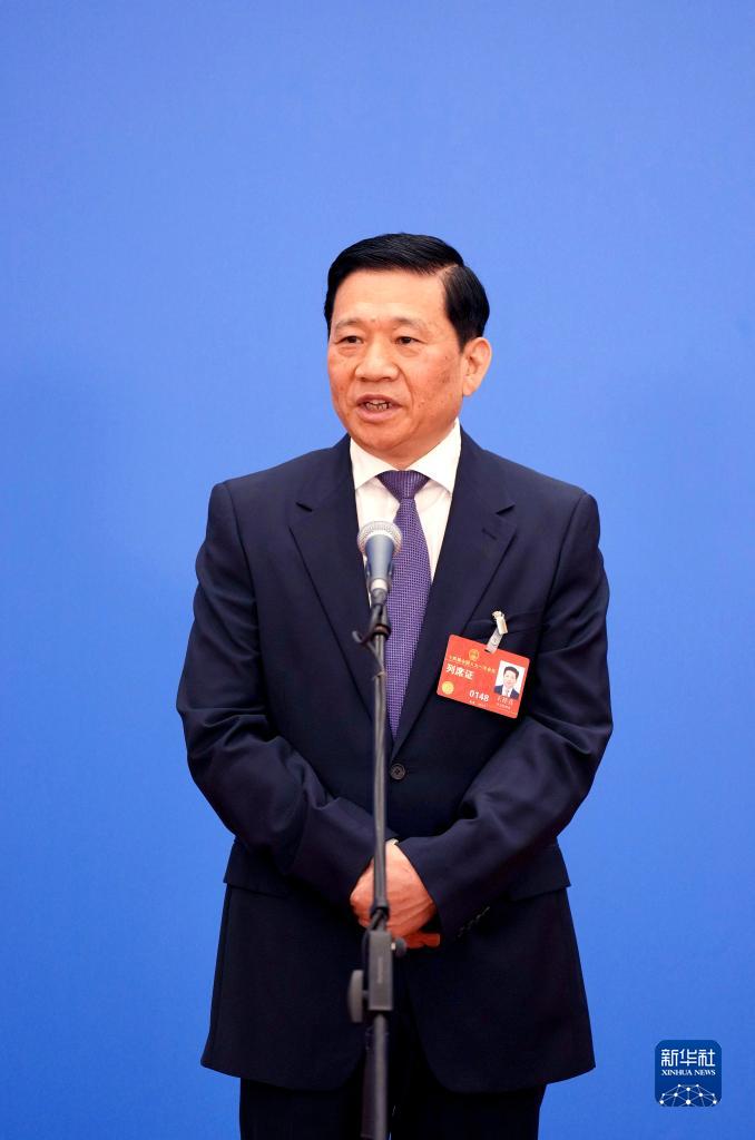第二场“部长通道”采访活动举行