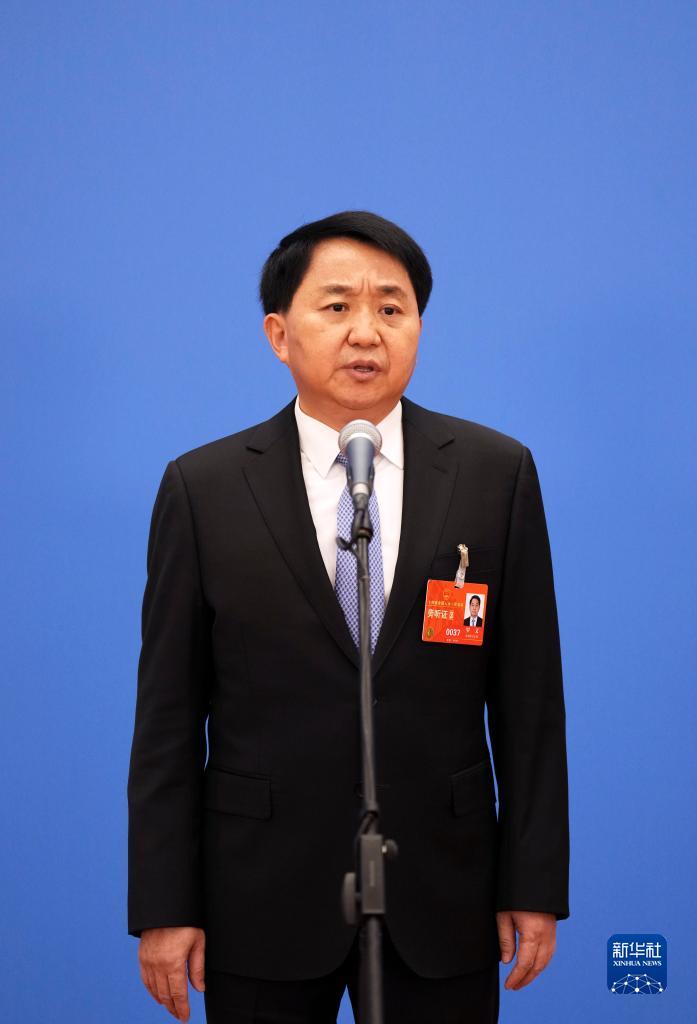 第二场“部长通道”采访活动举行