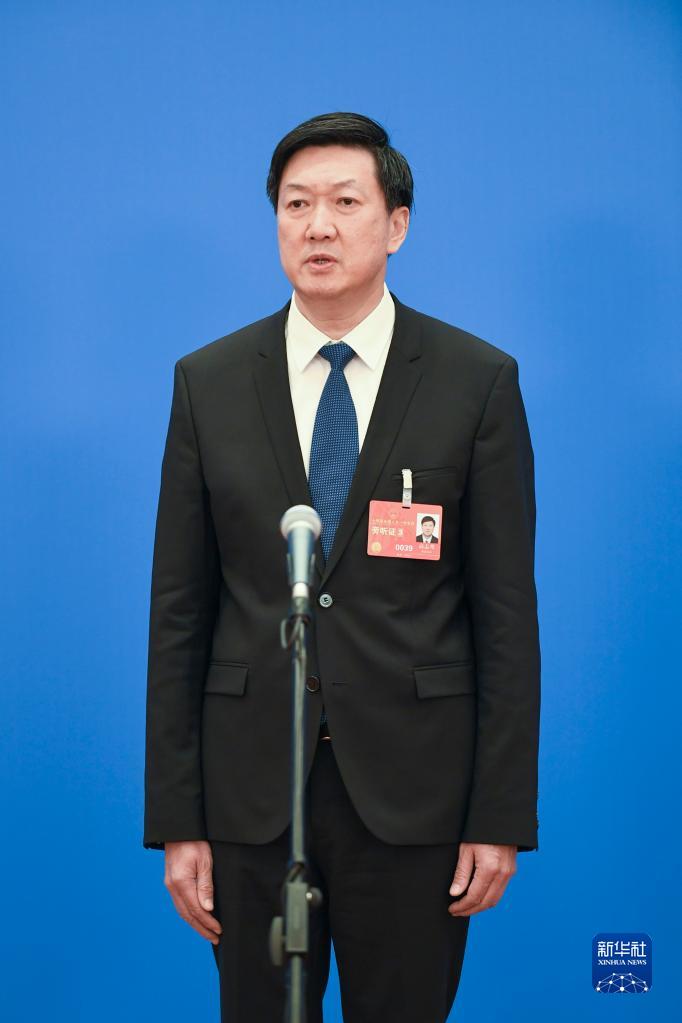 第三场“部长通道”采访活动举行