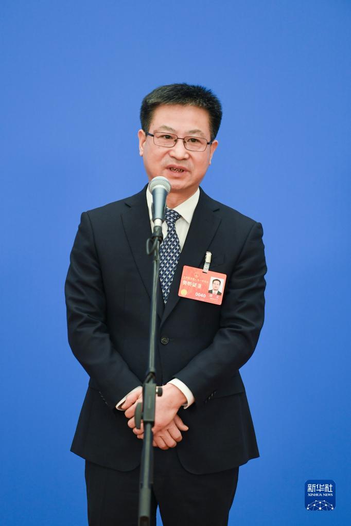 第三场“部长通道”采访活动举行