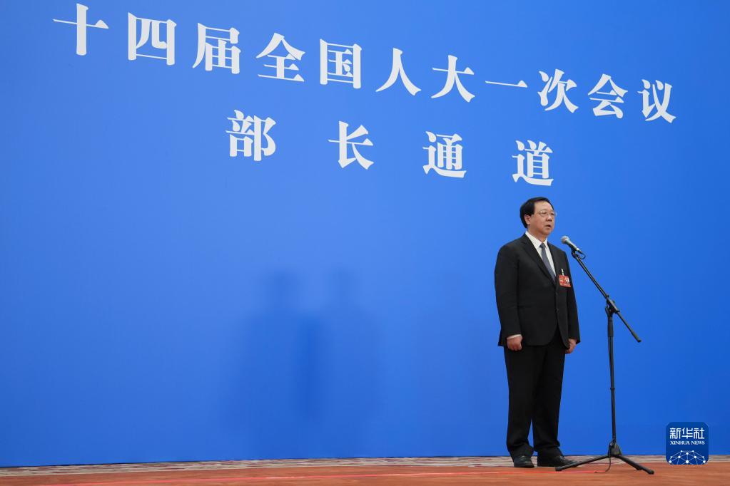 第三场“部长通道”采访活动举行