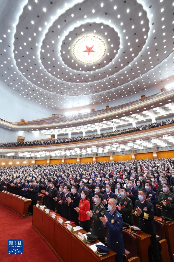 十四届全国人大一次会议在北京闭幕