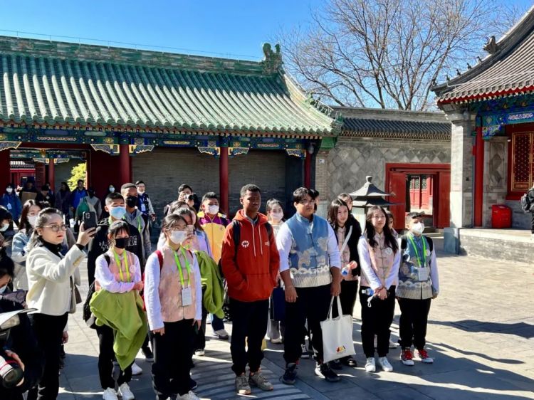 “文化小大使”走进恭王府博物馆 感受中国传统文化的魅力
