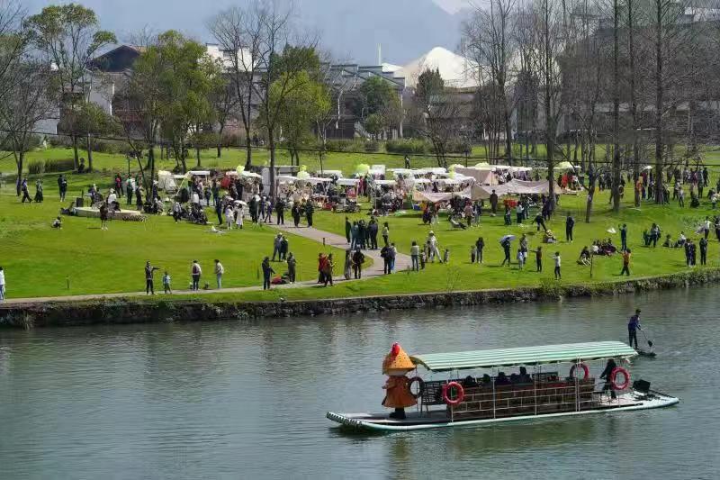 中国式现代化的长三角实践|黄山休宁：多彩非遗让乡村旅游“活”起来
