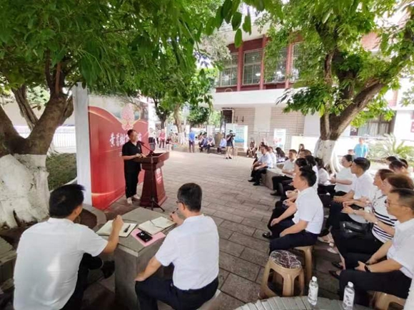 “黄葛树下学理论”在重庆市綦江区文龙街道启动
