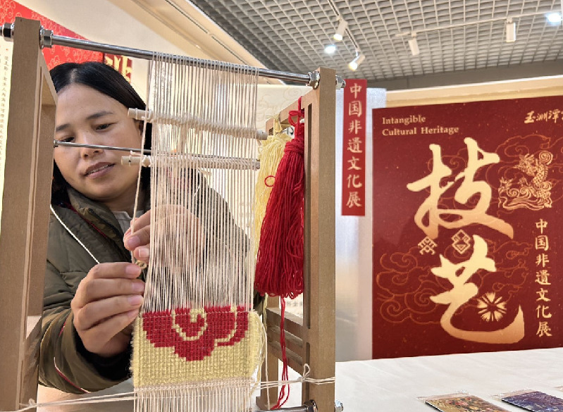 北京非遗说丨非遗文化、民间工艺与市集相融合，玉渊潭公园开新展