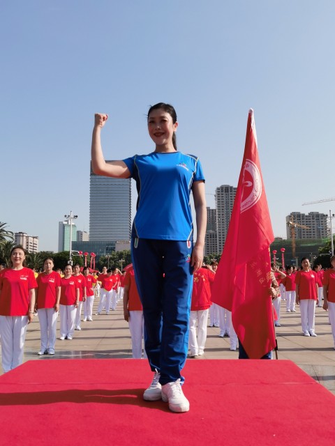 以舞为剑，为广场舞推广燃烧激情 ——最美社会体育指导员胡琳瑜