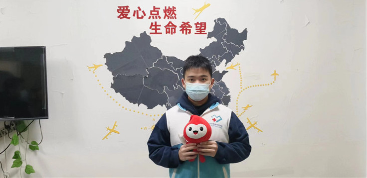 武汉“00后”大学生捐献救人，“生命火种”经绿色通道发往目的地