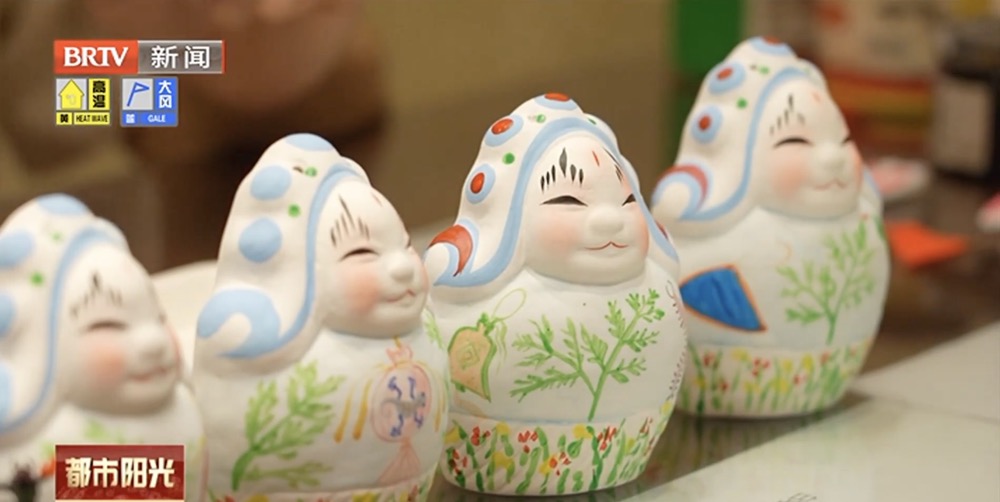 跨界文创“兔儿爷泥塑香囊” 传承千年香韵 跨界文创“兔儿爷泥塑香囊” 传承千年香韵