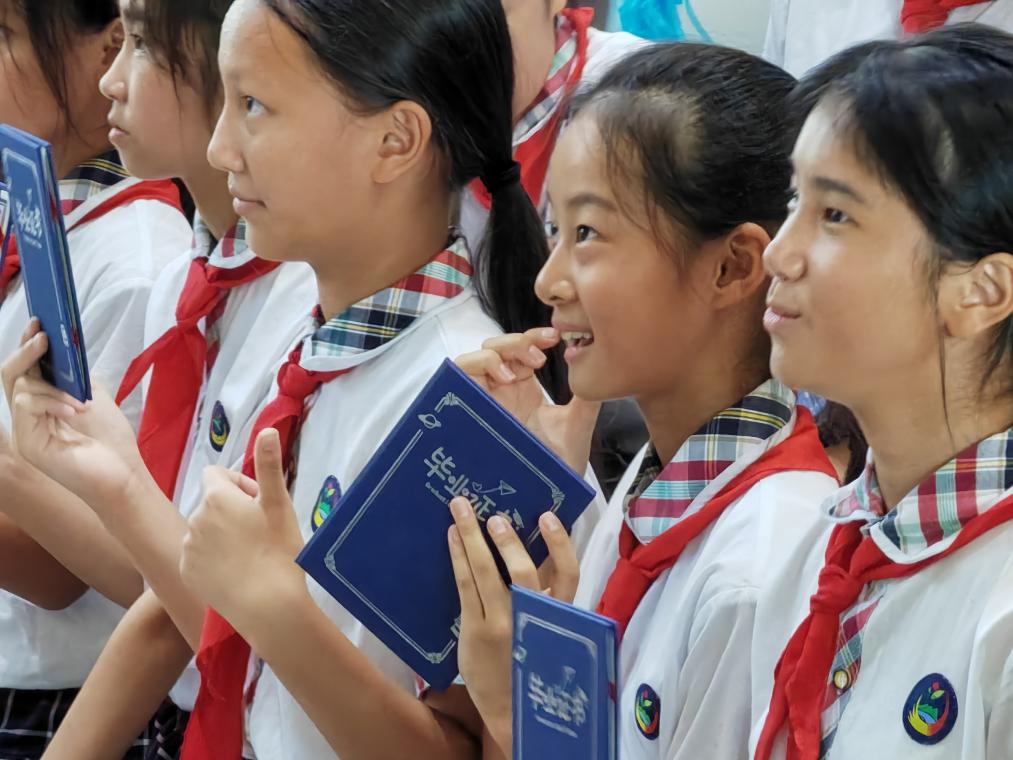 巴黎奥运会 | 11岁女孩“玩儿”进巴黎奥运会——记中国奥运军团最年轻运动员郑好好