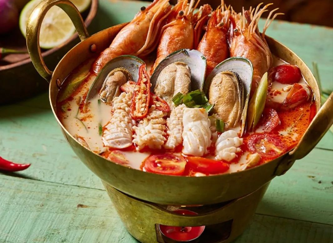 在北京亦庄，2024世界机器人大会遇见国际美食