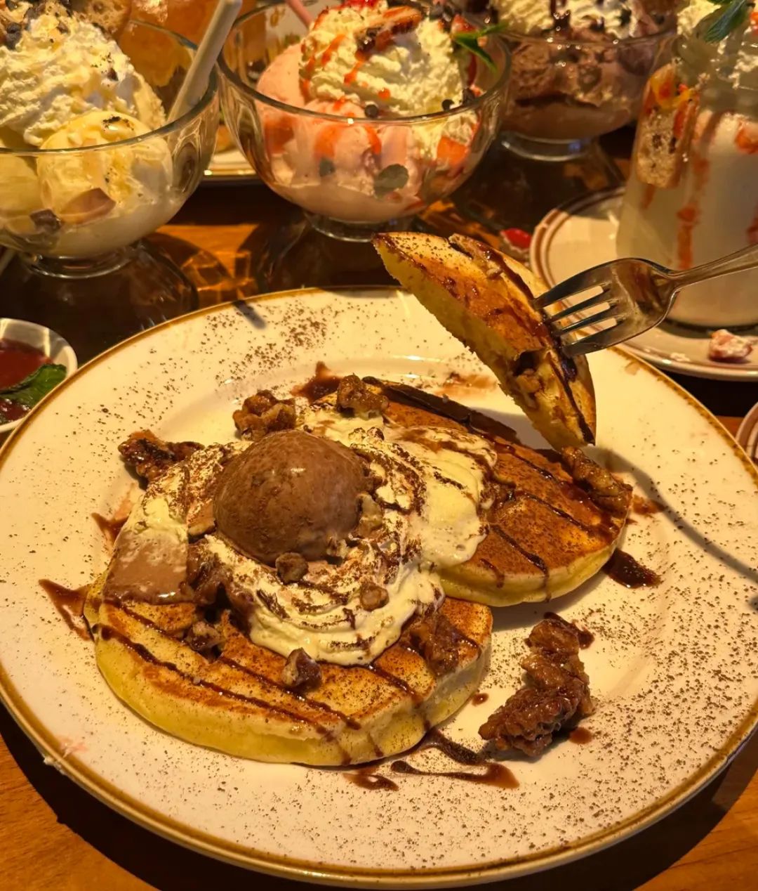 在北京亦庄，2024世界机器人大会遇见国际美食