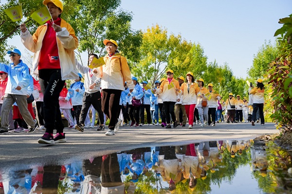 北京市社会化管理退休人员市区联动健步行活动火热进行