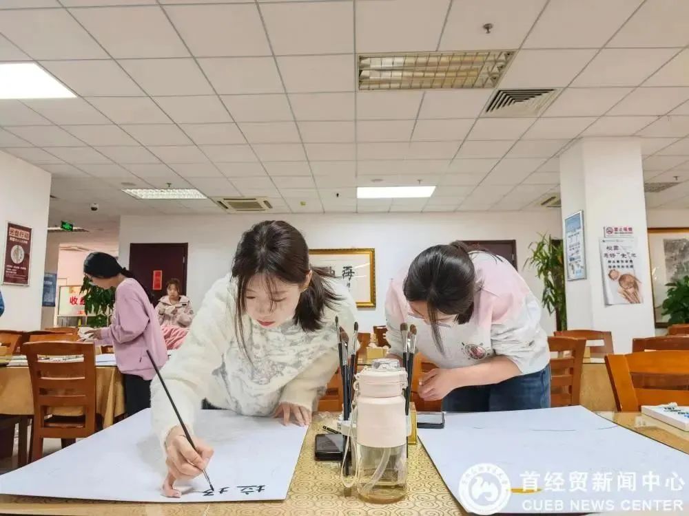 劳以育人！来看首经贸“一日岗位体验官”体验之旅