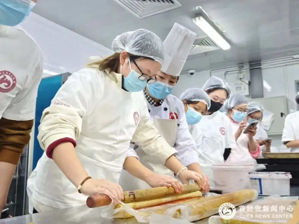 劳以育人！来看首经贸“一日岗位体验官”体验之旅