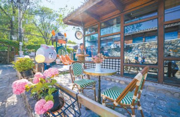 八达岭镇打造“长城会客厅” 八达岭镇石峡村深耕长城文旅,打造精品民宿。本报记者 潘之望摄