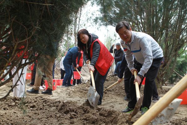 民建北京市委举办“同心八十载 共植民建林”植树活动