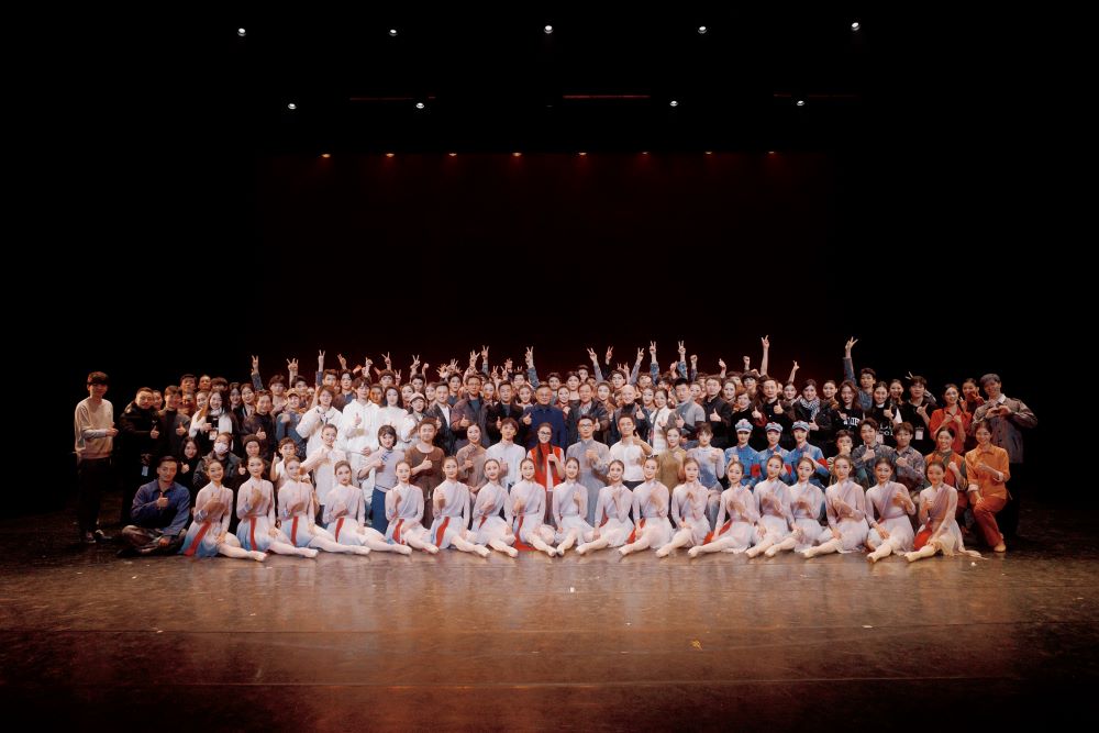 高校原创文化精品 | 舞韵传薪火 赤心颂英雄