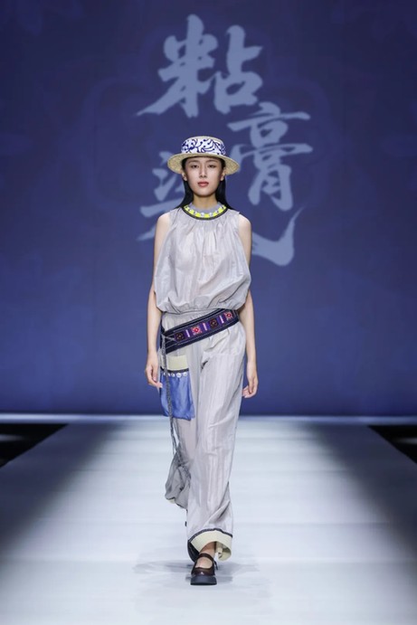 从苗寨到T台：数字化技术为千年粘膏染注入生命力