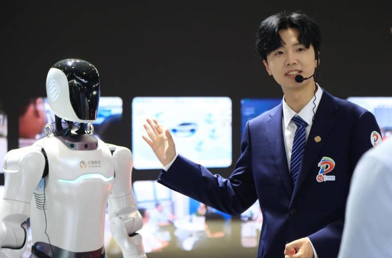 “新动”上海之旅：AI+智联万物 开启未来生活新图景