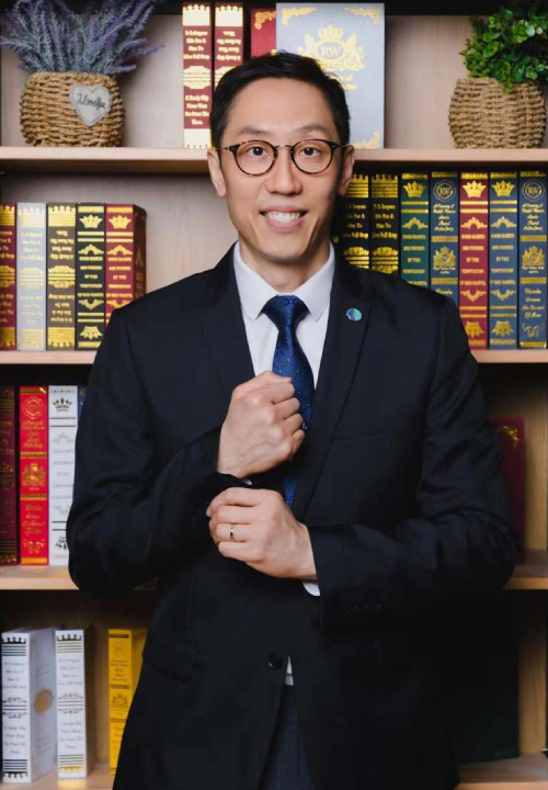 首届2025“中国眼视光·榜样力量”主题展示活动 委员：钟致力