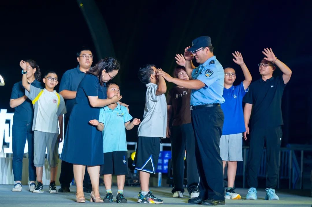 “长城脚下 艺动妫川” 延庆国资国企职工长城脚下展风采